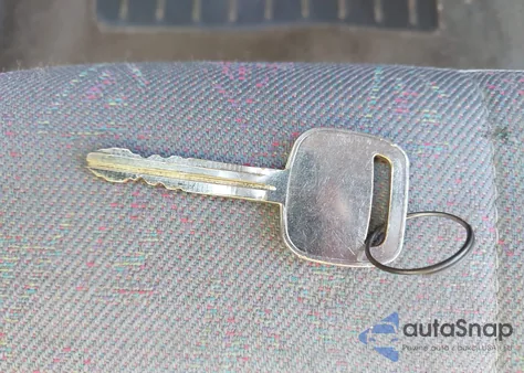 2000 Toyota Corolla Ve/Ce/Le z USA, uszkodzony, nr VIN 2T1BR12EXYC330307